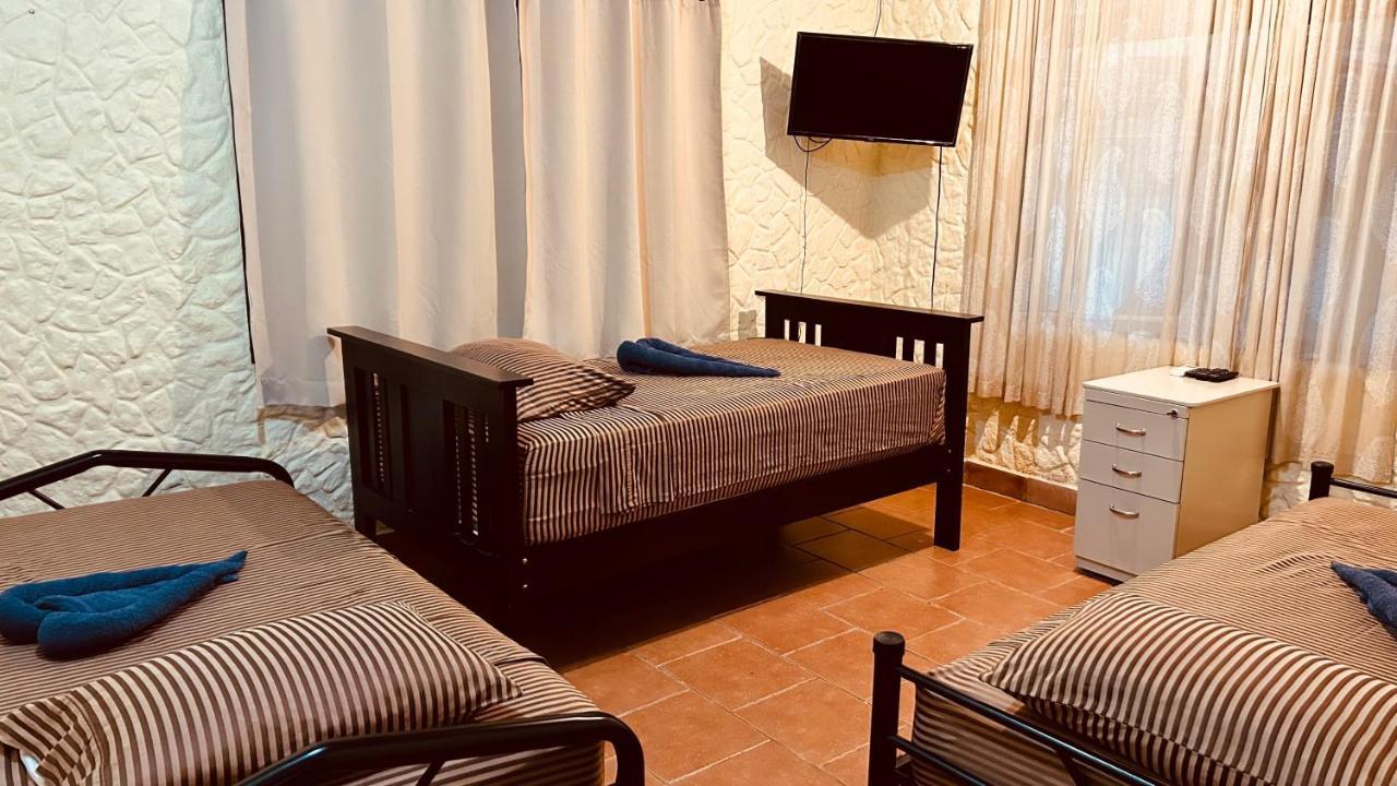 Casa Encantada Offers You Two-Bedroom House, 1 Tiny Apartment & 3 Double Rooms Мануел Антонио Екстериор снимка