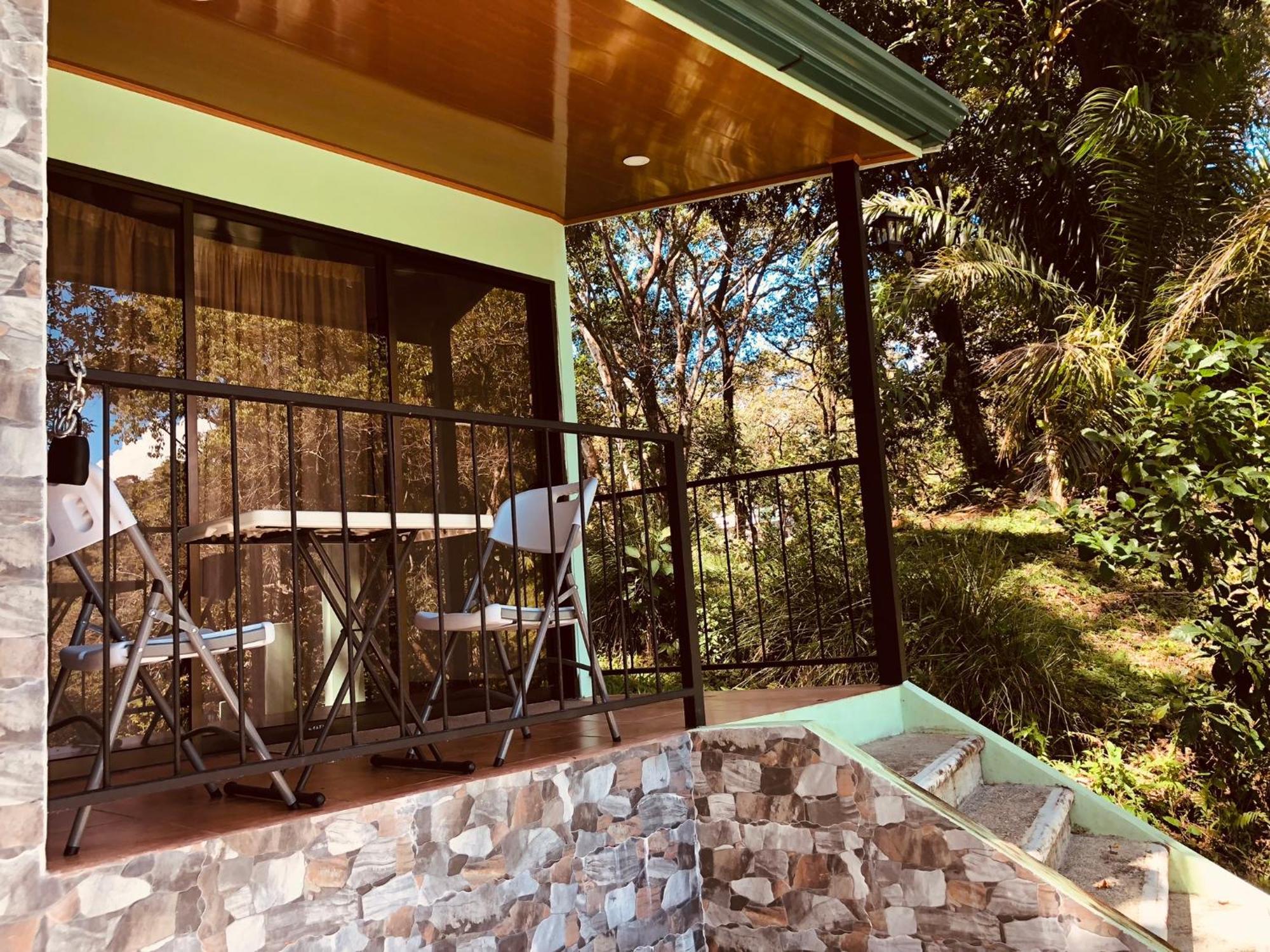 Casa Encantada Offers You Two-Bedroom House, 1 Tiny Apartment & 3 Double Rooms Мануел Антонио Екстериор снимка